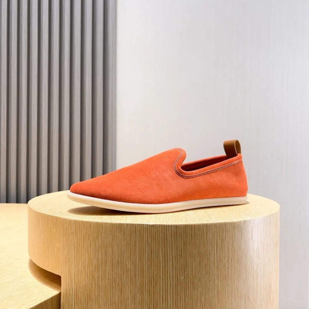 Men's shoes 400💰[loro piana] 2025 new moccasins, popular casual sneakers for street men. The shoes are made of first-layer suede leather uppers with rubber soles, a classic. The complex craftsmanship and meticulous structure make the shoes light and soft, allowing you to walk comfortably and freely. Perfect for summer wear. Yardage: 38-45.